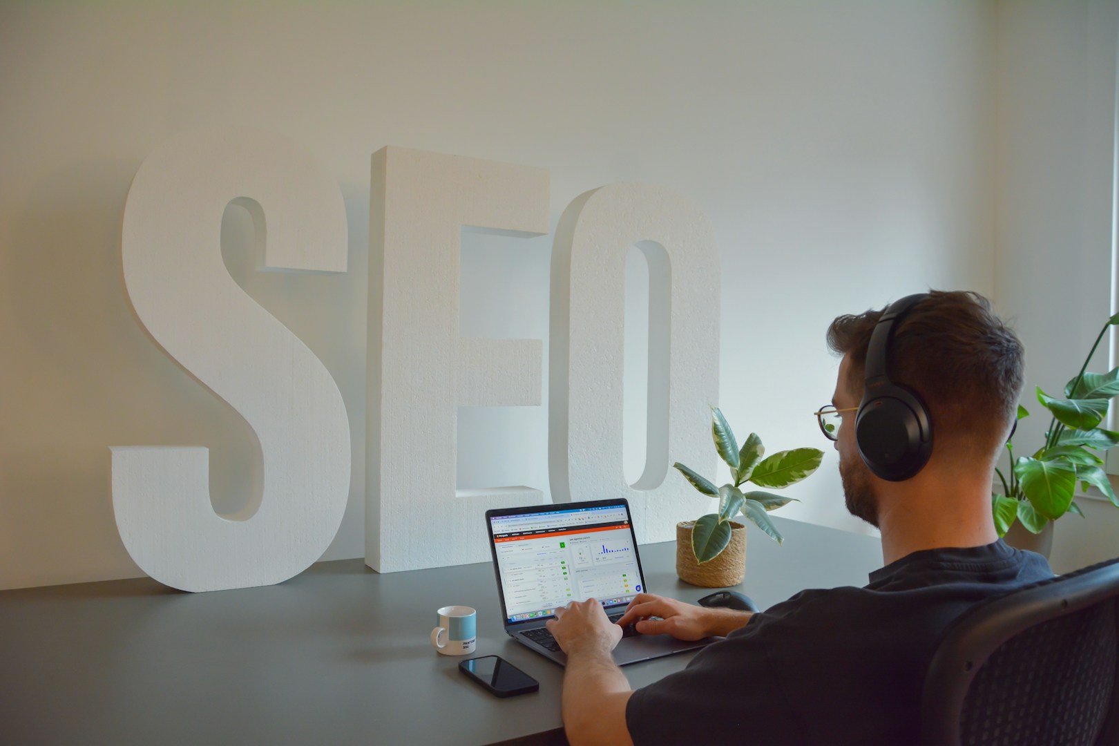 Search Engine Optimization y estrategias digitales para el crecimiento en línea